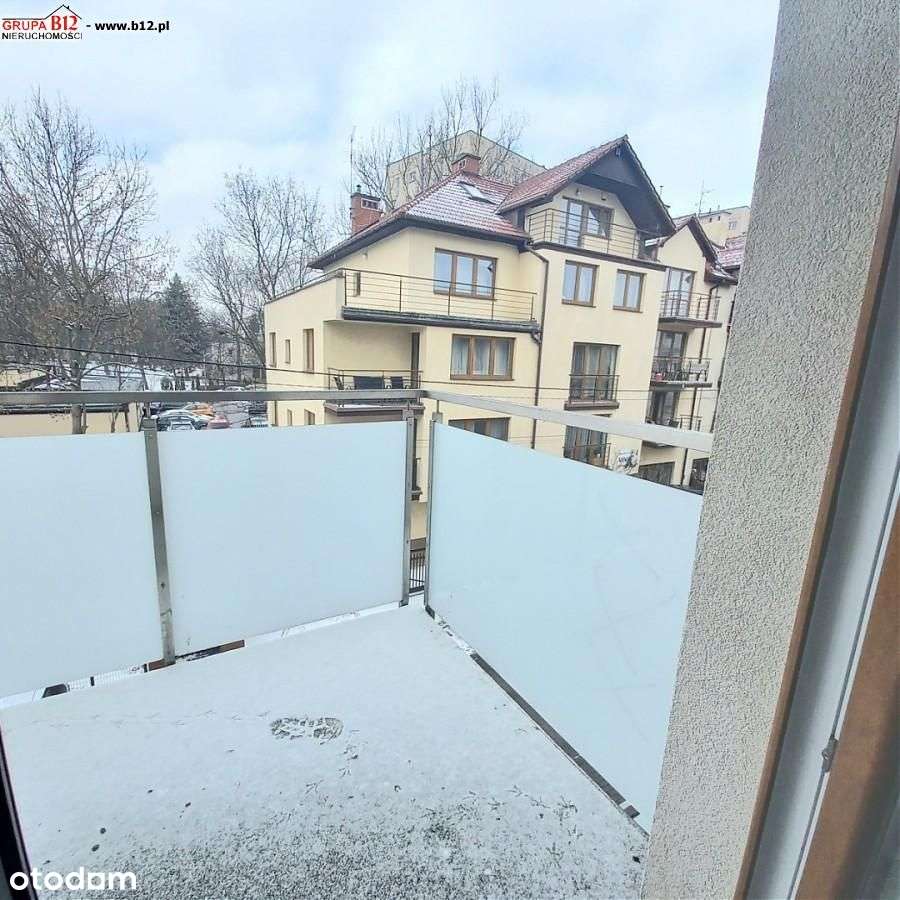 Agh-okolice, Azory / 2-niezależne pokoje, 2016r.-2