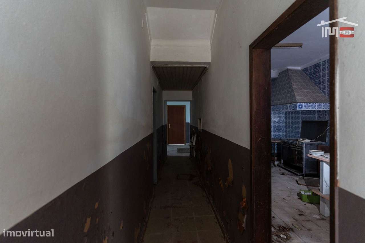 PREDIO PARA RECUPERAR A 300 METROS DO SANTUARIO DE FÁTIMA COM AREA ...-23