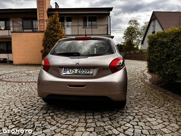 Peugeot 208 1.6 e-HDi Allure STT - 5