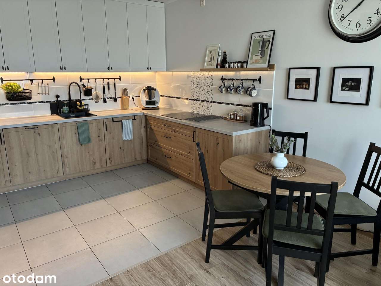 Trzypokojowe mieszkanie z miejscem postojowym w garażu podziemnym-3