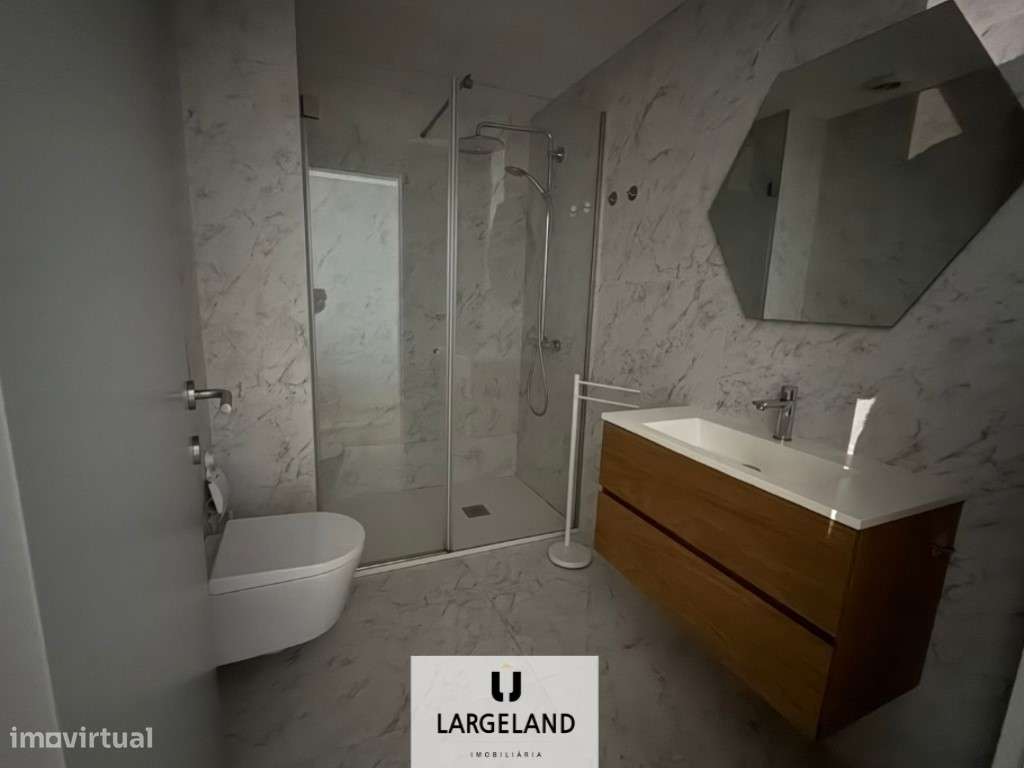 Apartamento para arrendar no Centro de Aveiro com varanda - Grande imagem: 4/8