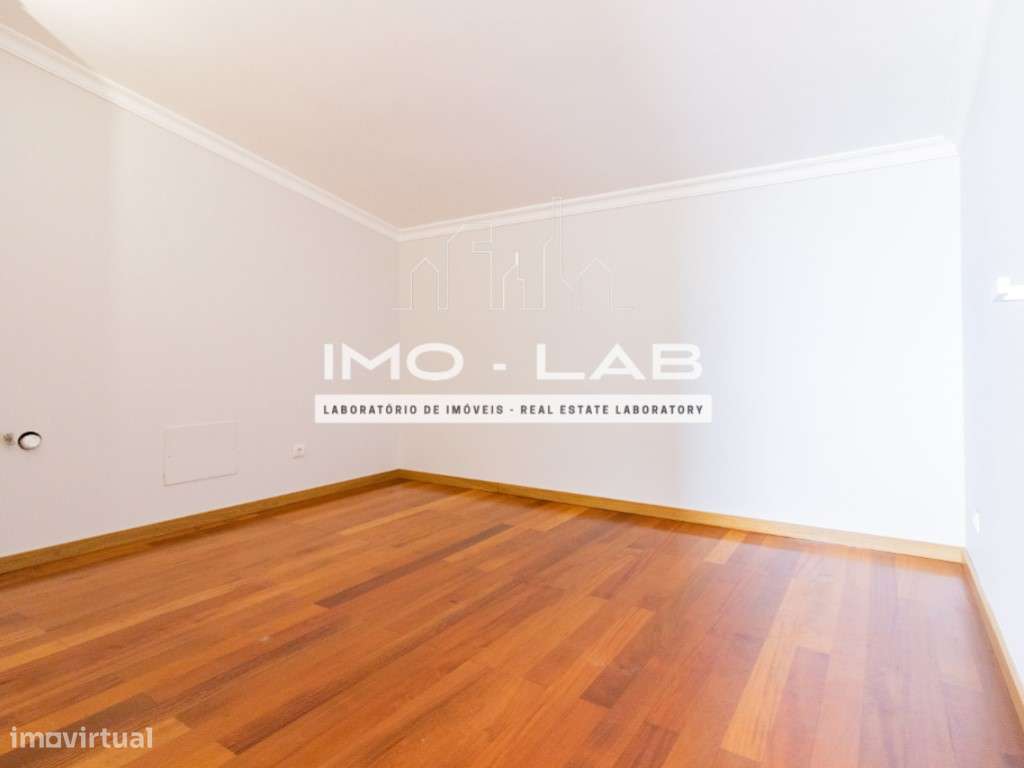 Moradia T2+1 - Câmara de Lobos - Vista Mar e Vista Montanha-24