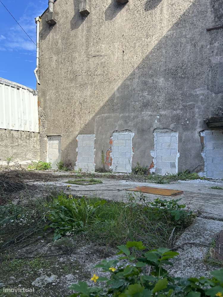 Armazém - Milheirós, Maia - com possibilidade de habitação-11