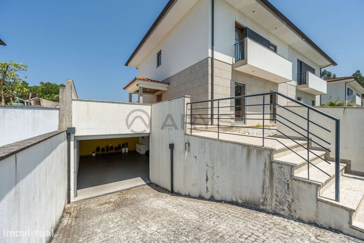 Moradia Geminada T3 em Alvito (S. Martinho), Barcelos-22