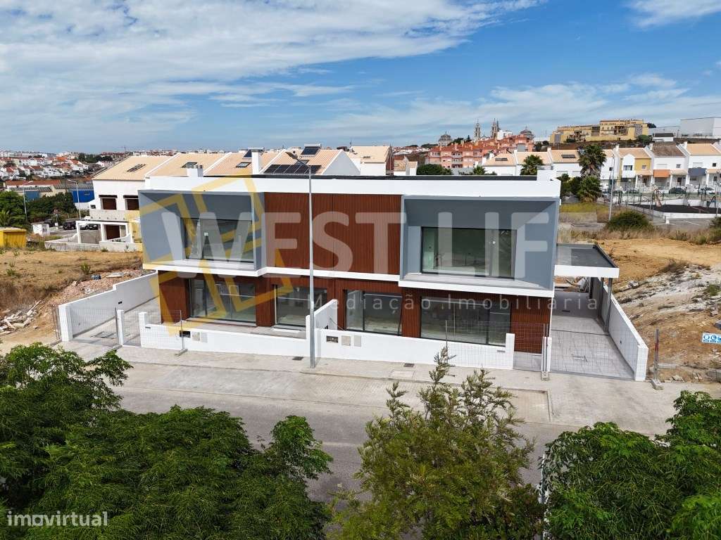 Arquitetura Contemporânea - NOVA - Moradia T4 com três suítes junto...-9