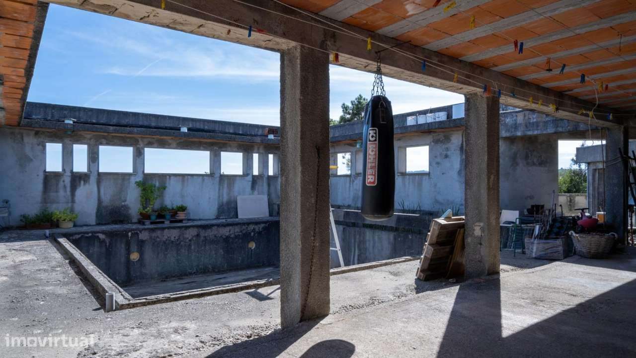 Moradia Térrea de 596m2 em Terreno de 10.000m2 | Paços de...-55