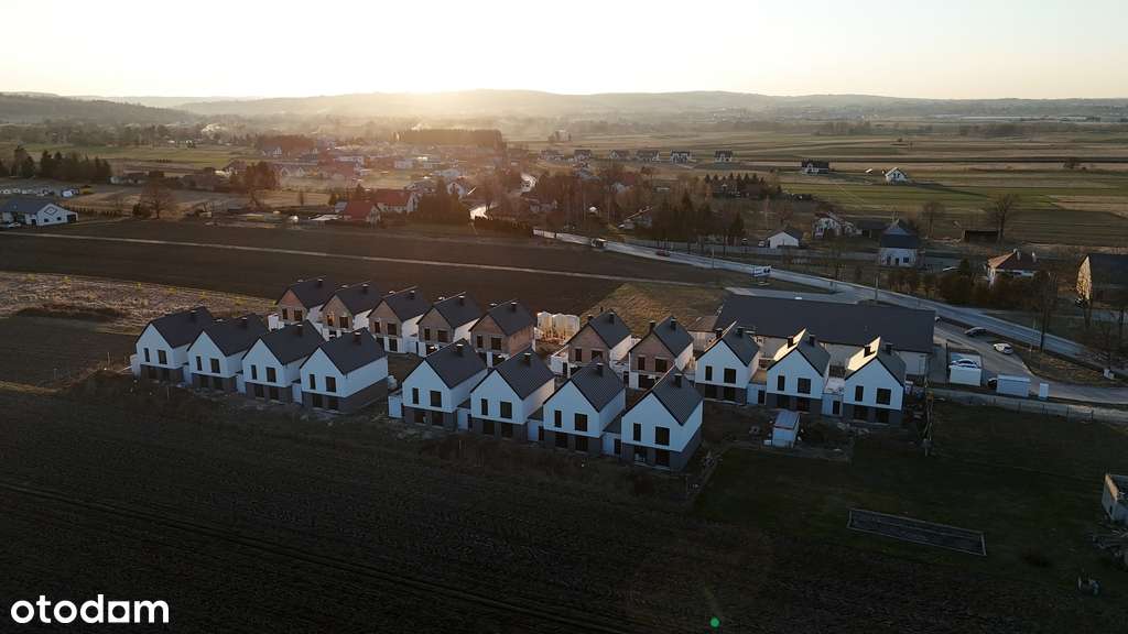 5-pokojowy dom z garażem! 125m2- Budziwój!