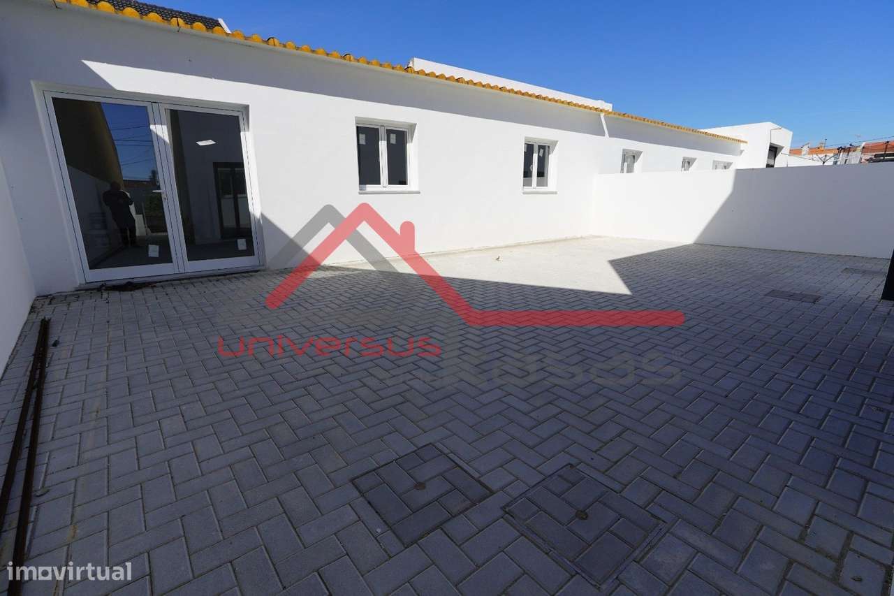 Moradia Nova Geminada V3 com Gargem e Anexo Alto Estanqueiro - Montijo-16