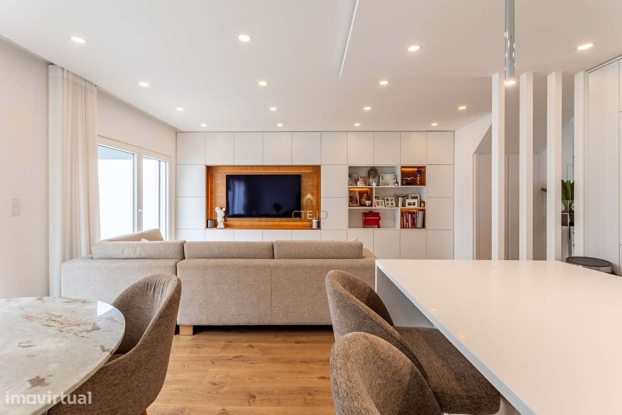 Moradia T2 Moderna com Pátio, Varanda e Chão Radiante – Bairro da Petr-7