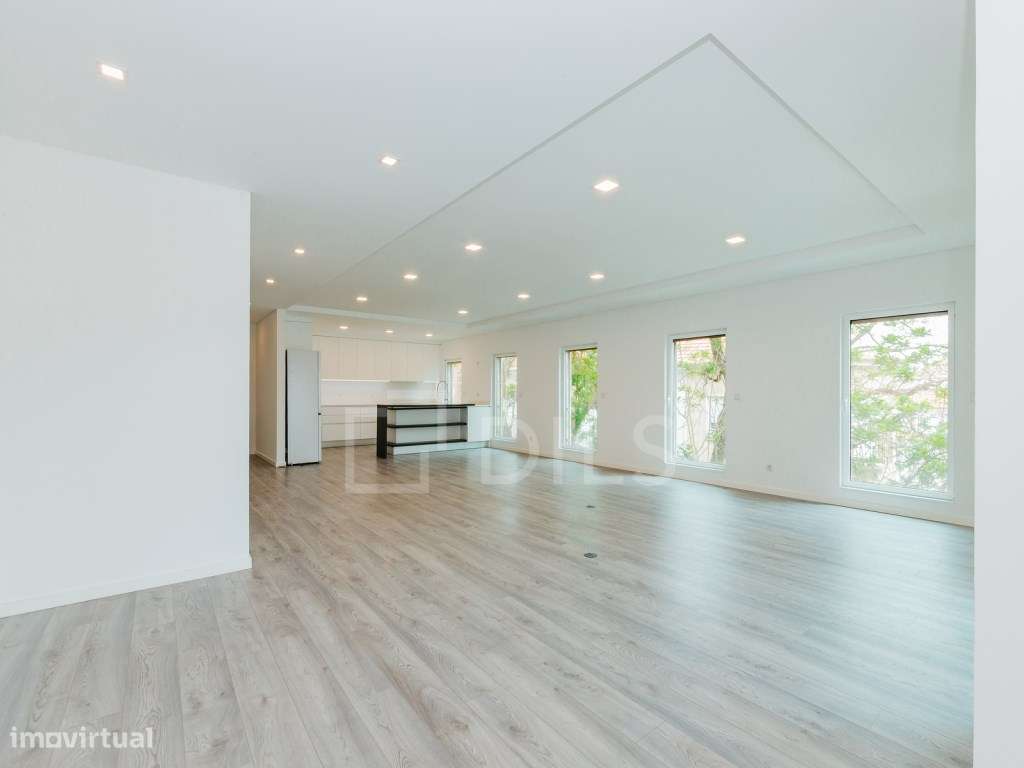 Apartamento T2 com varanda e garagem na Estrela, São Bento - Grande imagem: 4/49