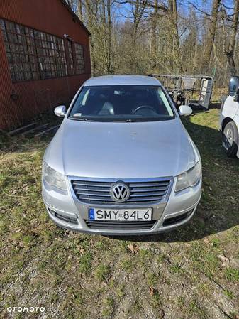 Volkswagen Passat - 1