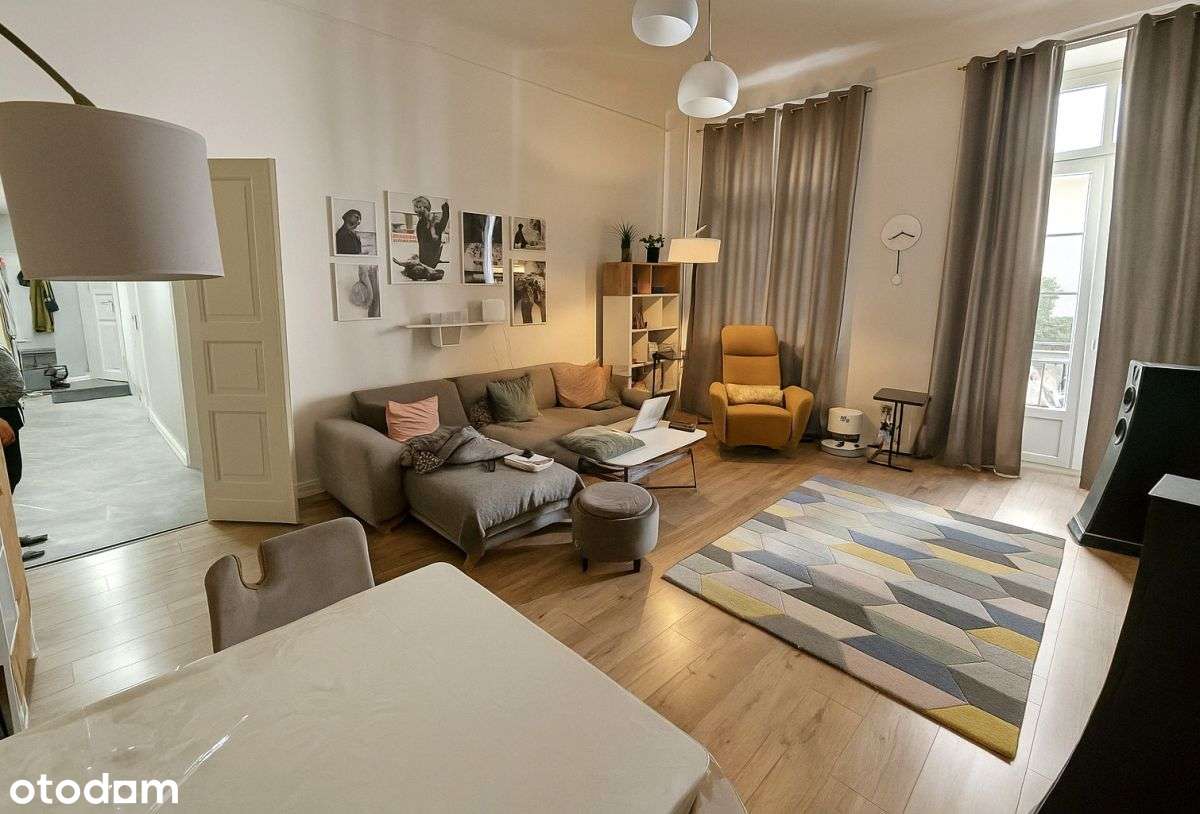 Kamienica pod Atlasami, winda, dworzec-0