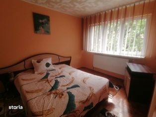 Închiriez apartament cu doua camere et 2