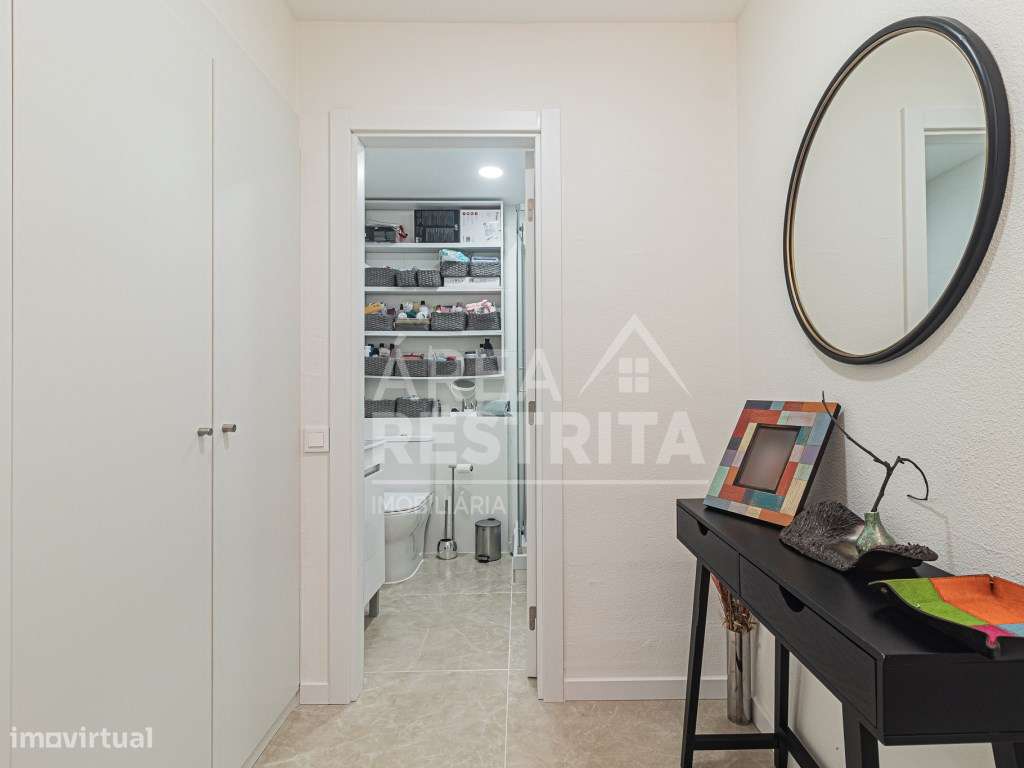 Apartamento T2+ 1 em Corroios.-28