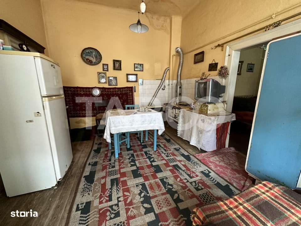 Casa cu potential de investitie in Fagaras judetul Brasov - Imagine principală: 5/6