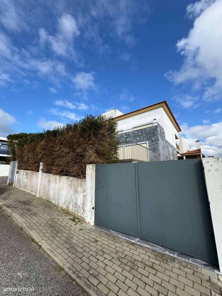 Moradia T5 com piscina, garagem e vista mar em Ericeira-4