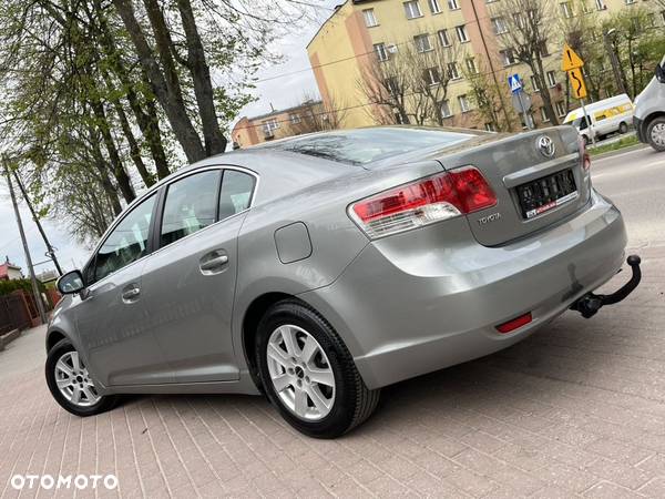 Toyota Avensis 1.8 Sol plus - 26