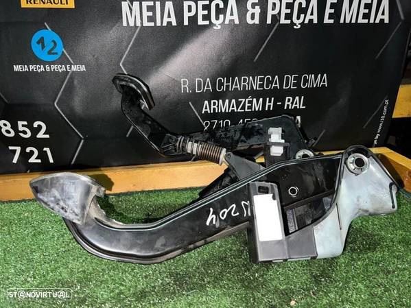 Pedal travao embraiagem Mercedes W204 - 1