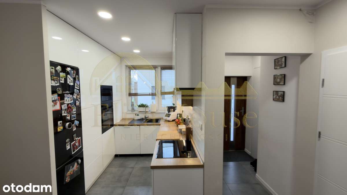 Nowoczesny dom z fotowoltaiką, biurem i garderobą – Pyskowice-5