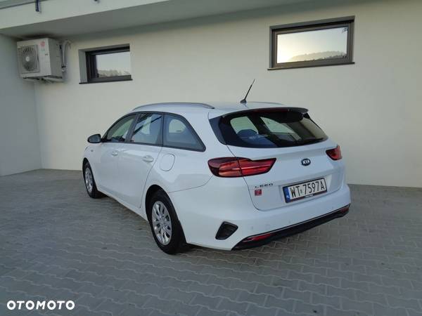 Kia Ceed - 4