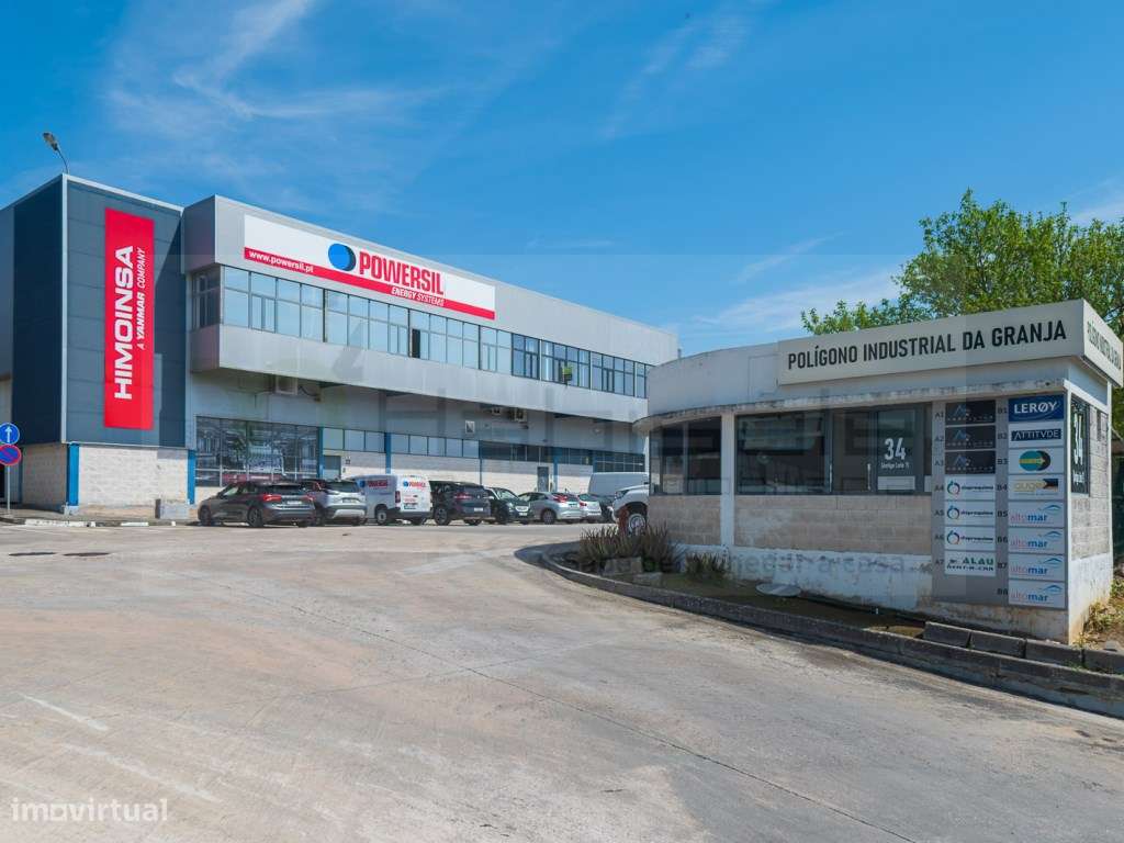 Armazém de dois pisos, escritórios no primeiro andar e armazém no p... - Grande imagem: 3/57