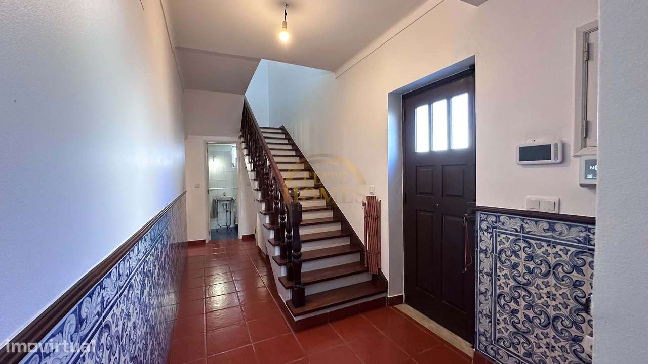 Moradia Independente T4 com Jardim e Vista Rio em Vila Fria – Porto Sa-10