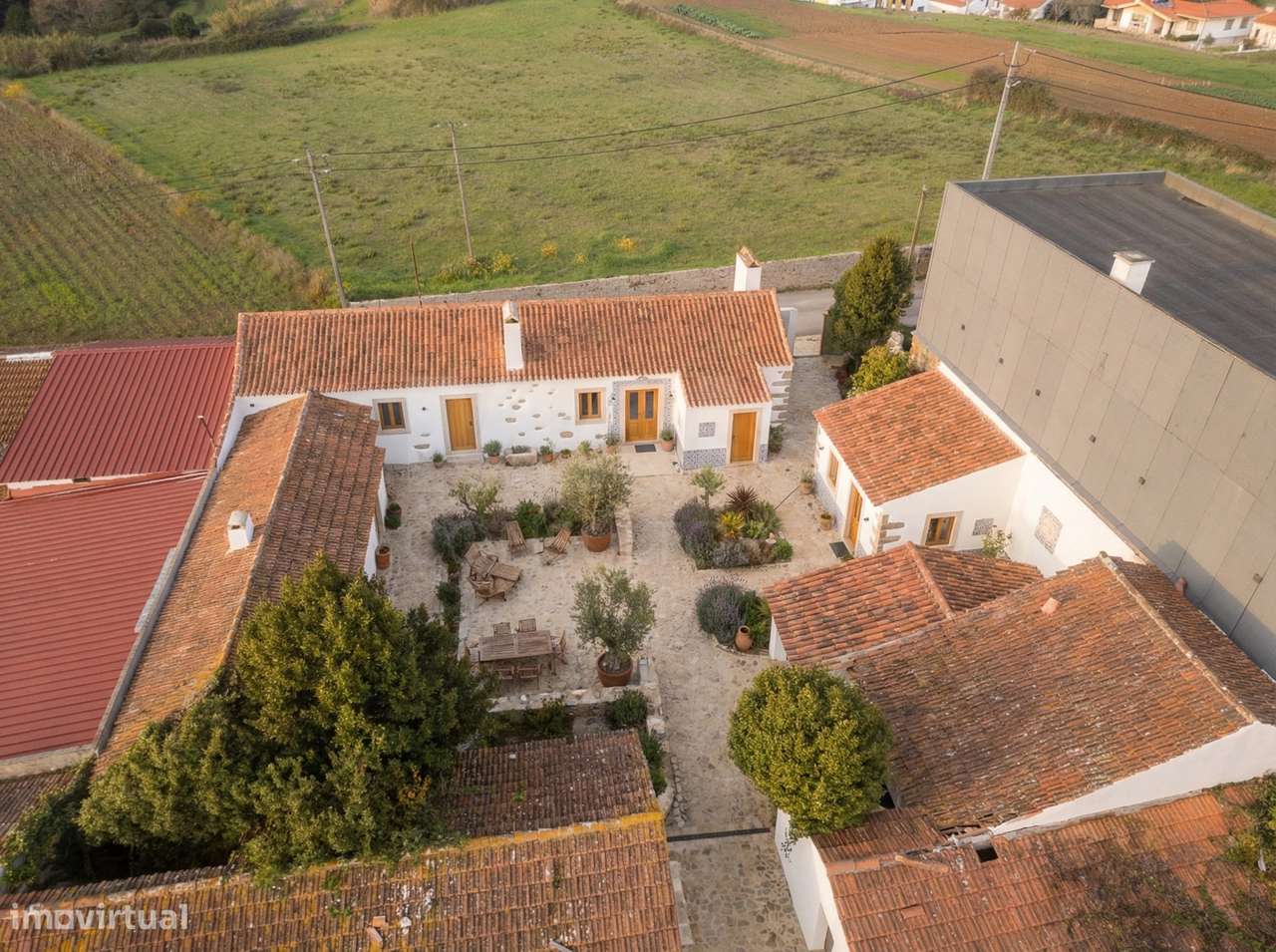 Moradia Terrea Para Reabilitar Com Terreno Vista Mar E Vista Sitio