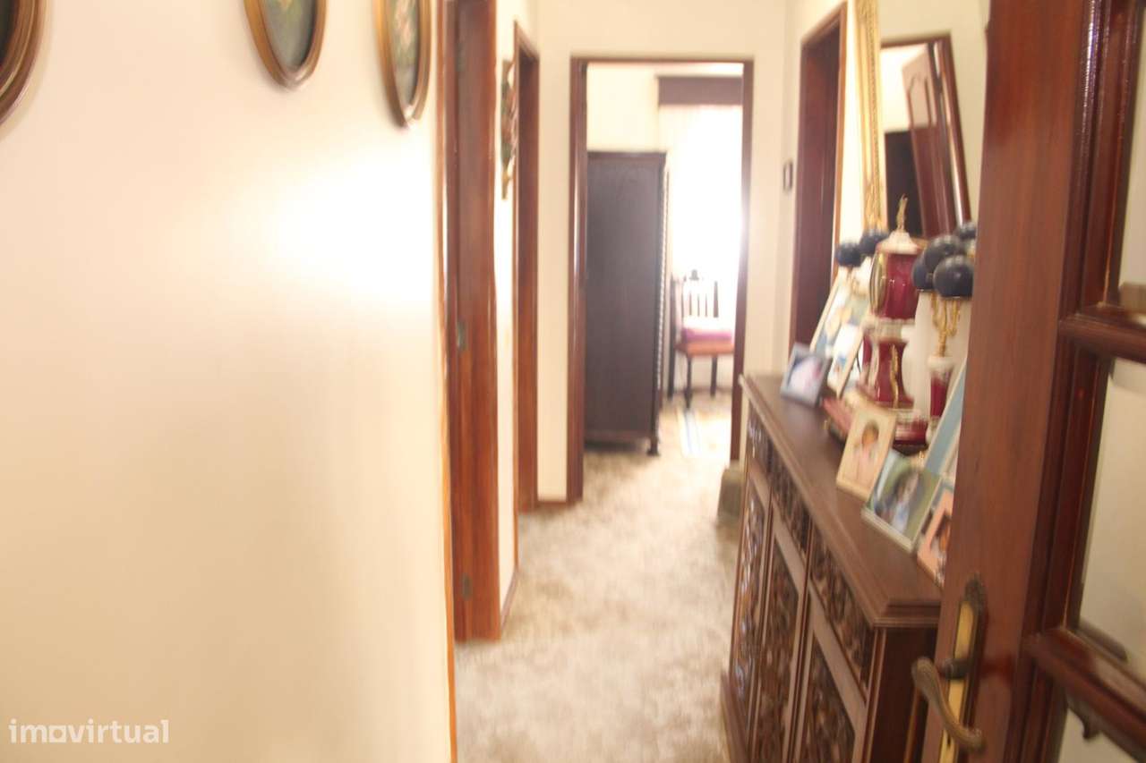 Moradia 4 Frentes lote com 980m2-51