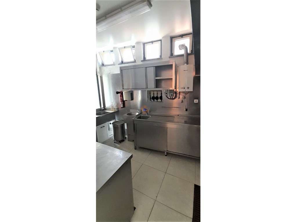 Café e Restaurante no Alto do Índio, Sobreda-9