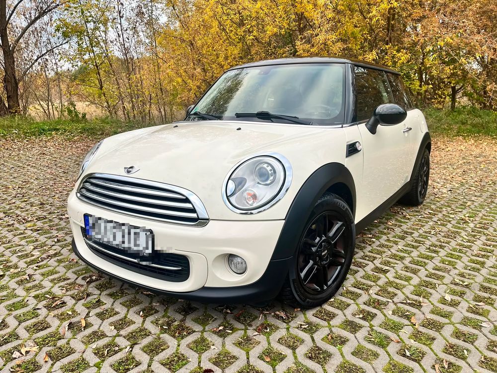Mini Cooper 50 Mayfair 2012