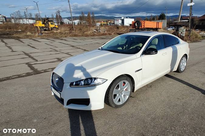 Jaguar XF 4.2 V8 Premium Luxury - 8