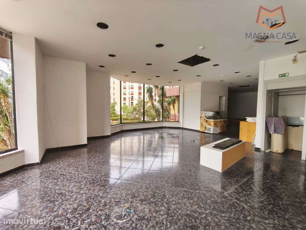 Loja no Centro Comercial das Palmeiras em Oeiras. Oportunidade Única - Grande imagem: 4/19