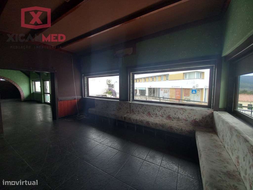 Desenvolvimento Urbano/ 
Habitação e Comercio.-28