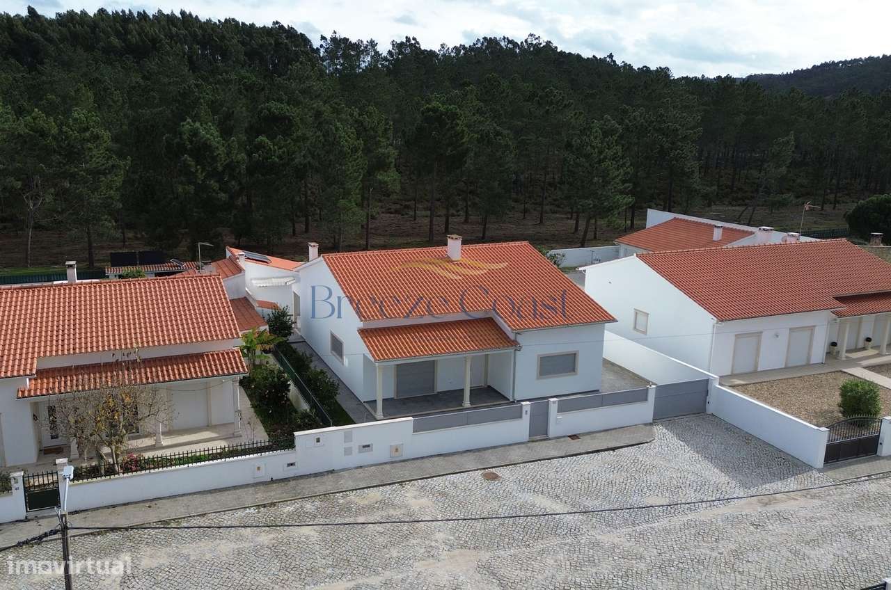 Moradia T3 com excelente localização - Alcobaça - Grande imagem: 4/26