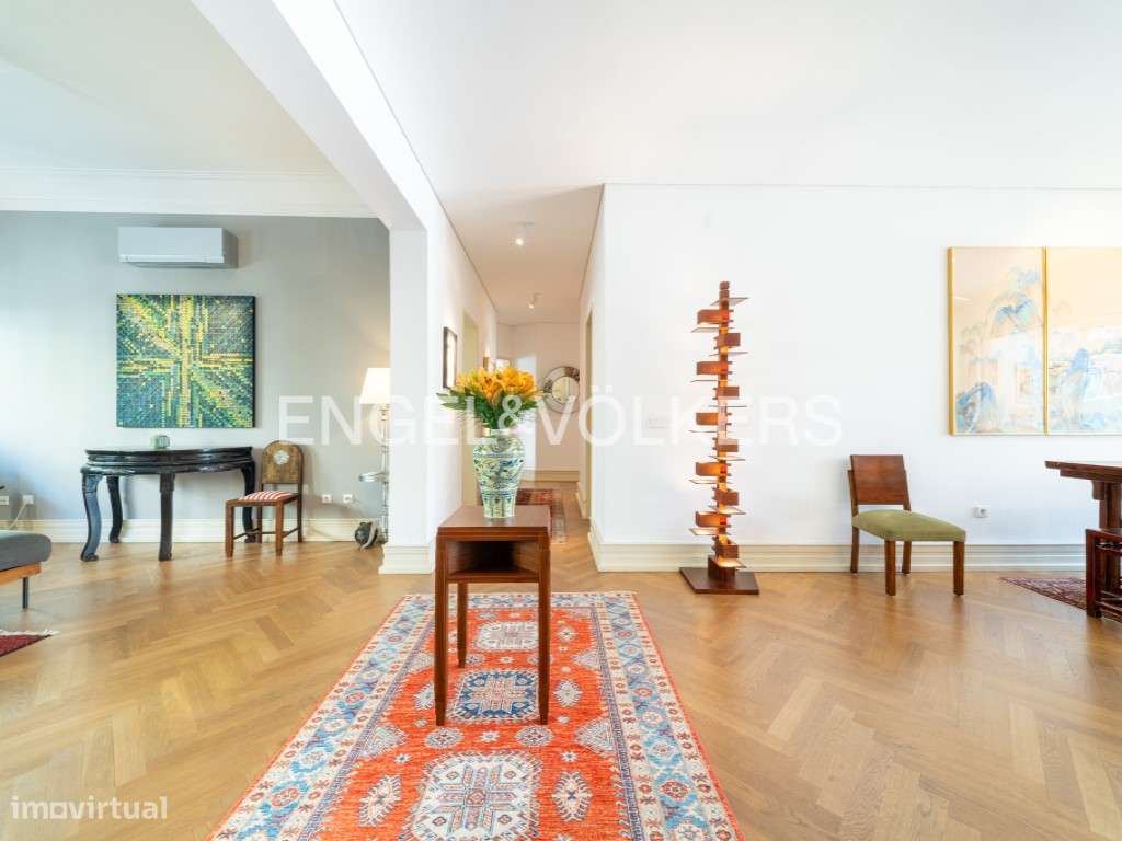 Apartamento T3+1 com Terraço Ajardinado na Avenida da Liberdade-11