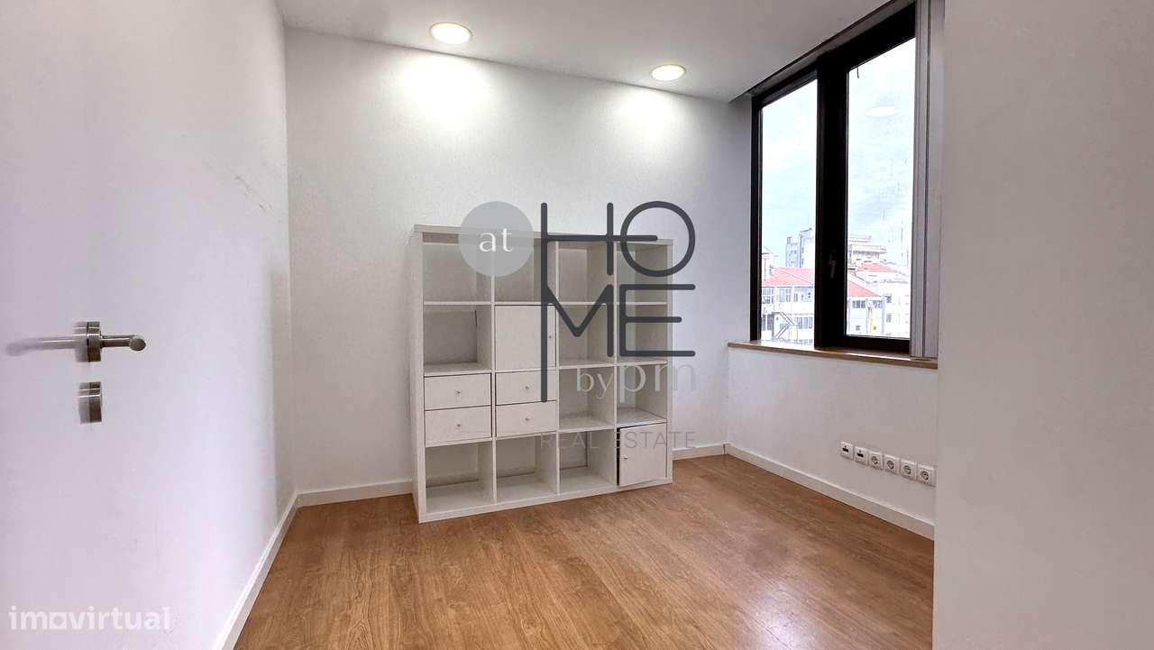 Av. Miguel Bombarda | Escritório luminoso para arrendar - Grande imagem: 5/31