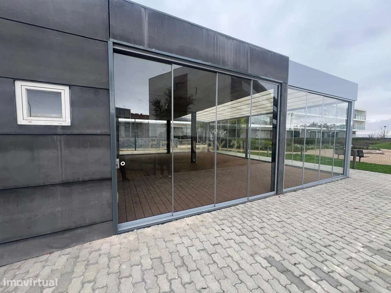 Espaço Comercial em Oeiras com 100m² e 2 Casas de Banho arrendada com - Grande imagem: 4/14