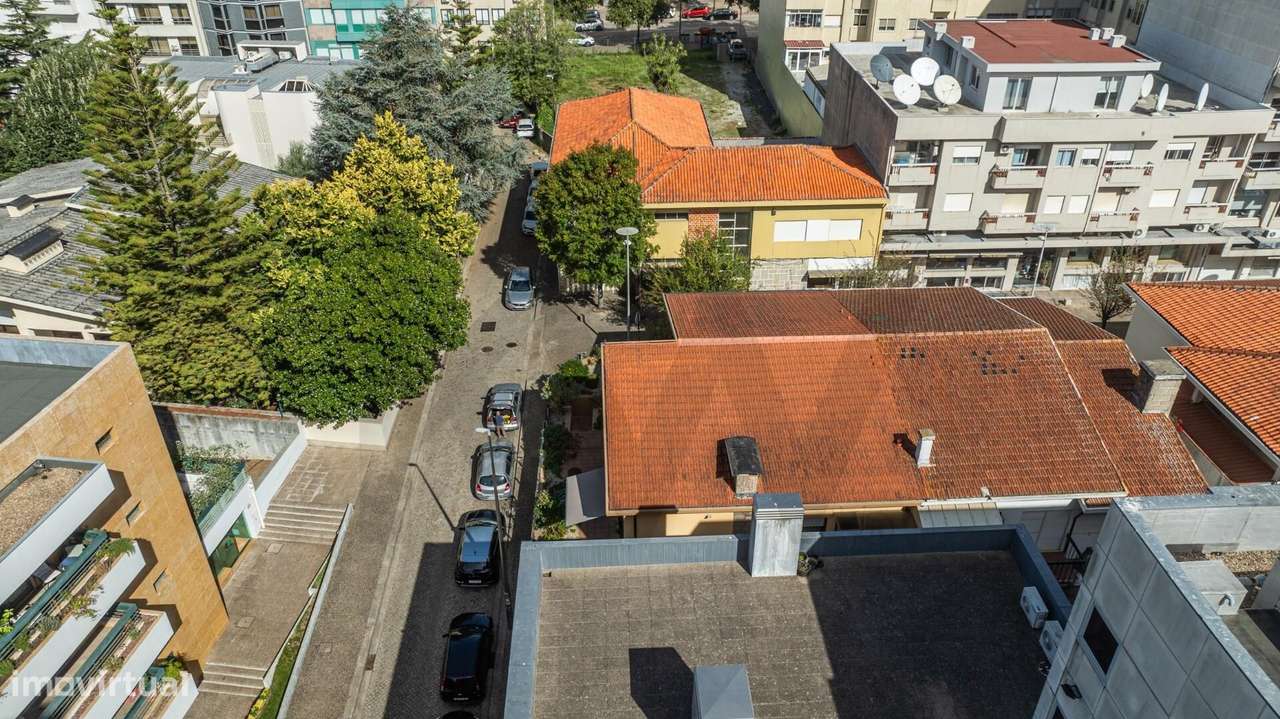Moradia T3 no Centro da Maia –A 2 Min. do Metro Jardim, Garagem para 2-30