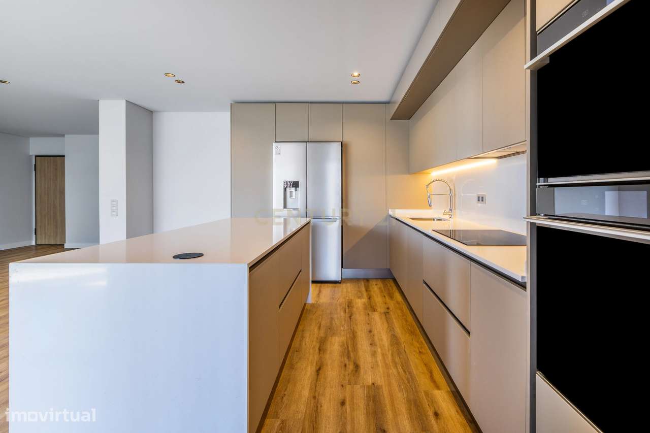 APARTAMENTO T2 NOVO DE LUXO EM FARO  PISCINA | GINÁSIO | DOMÓTICA E PA-0