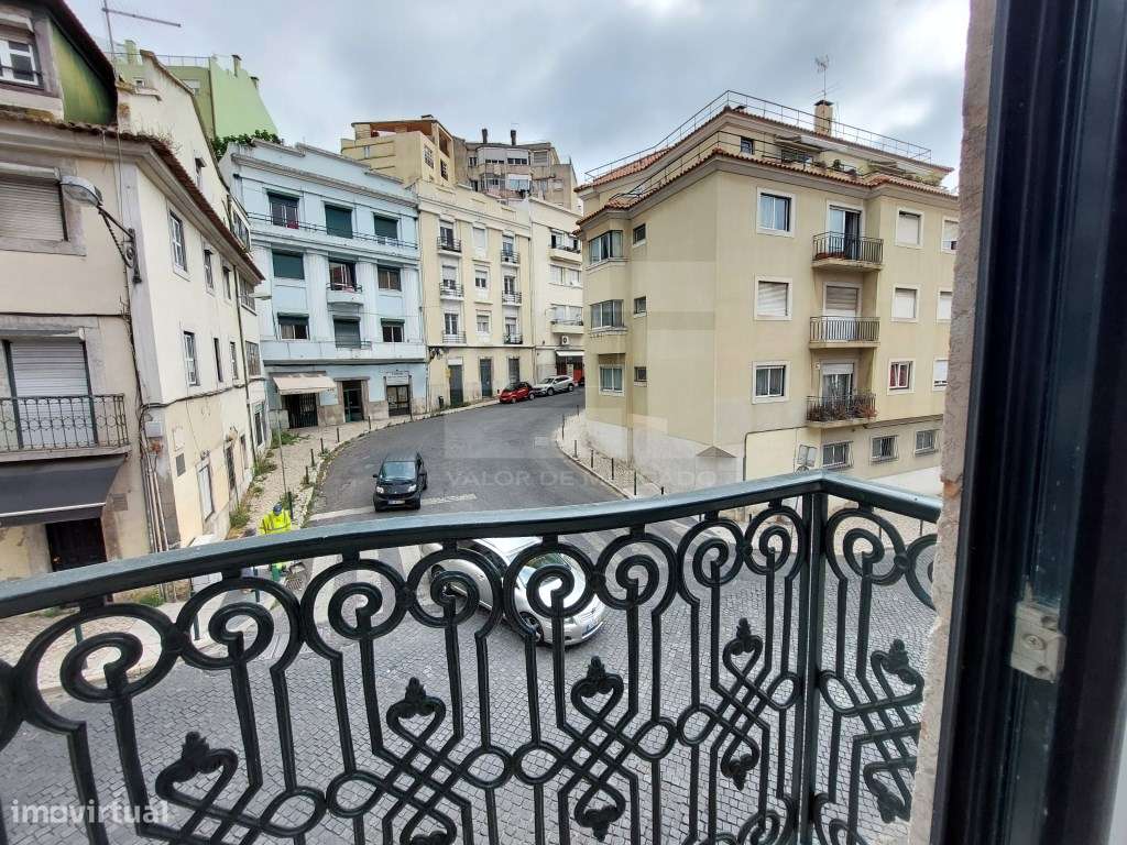 Apartamento T2 recuperado 1 andar, vista de rio, próximo do Panteão... - Grande imagem: 4/16