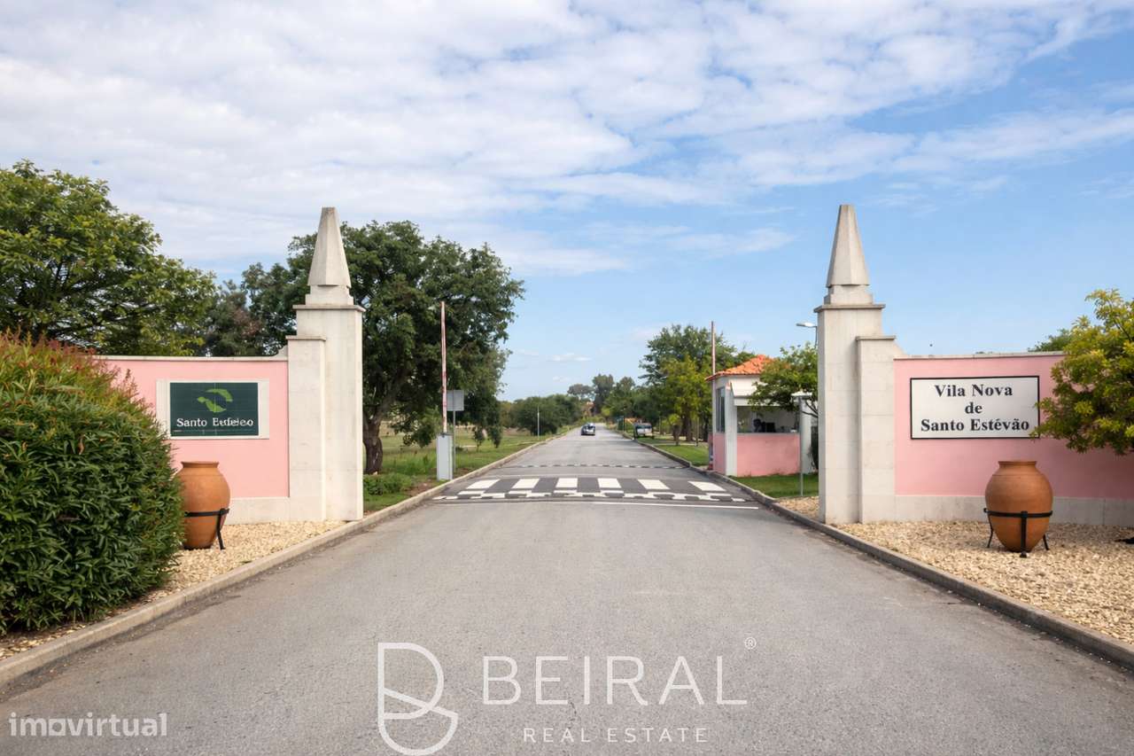 TERRENO DE PRESTÍGIO FRENTE AO LAGO NO GOLF DE SANTO ESTÊVÃO-18