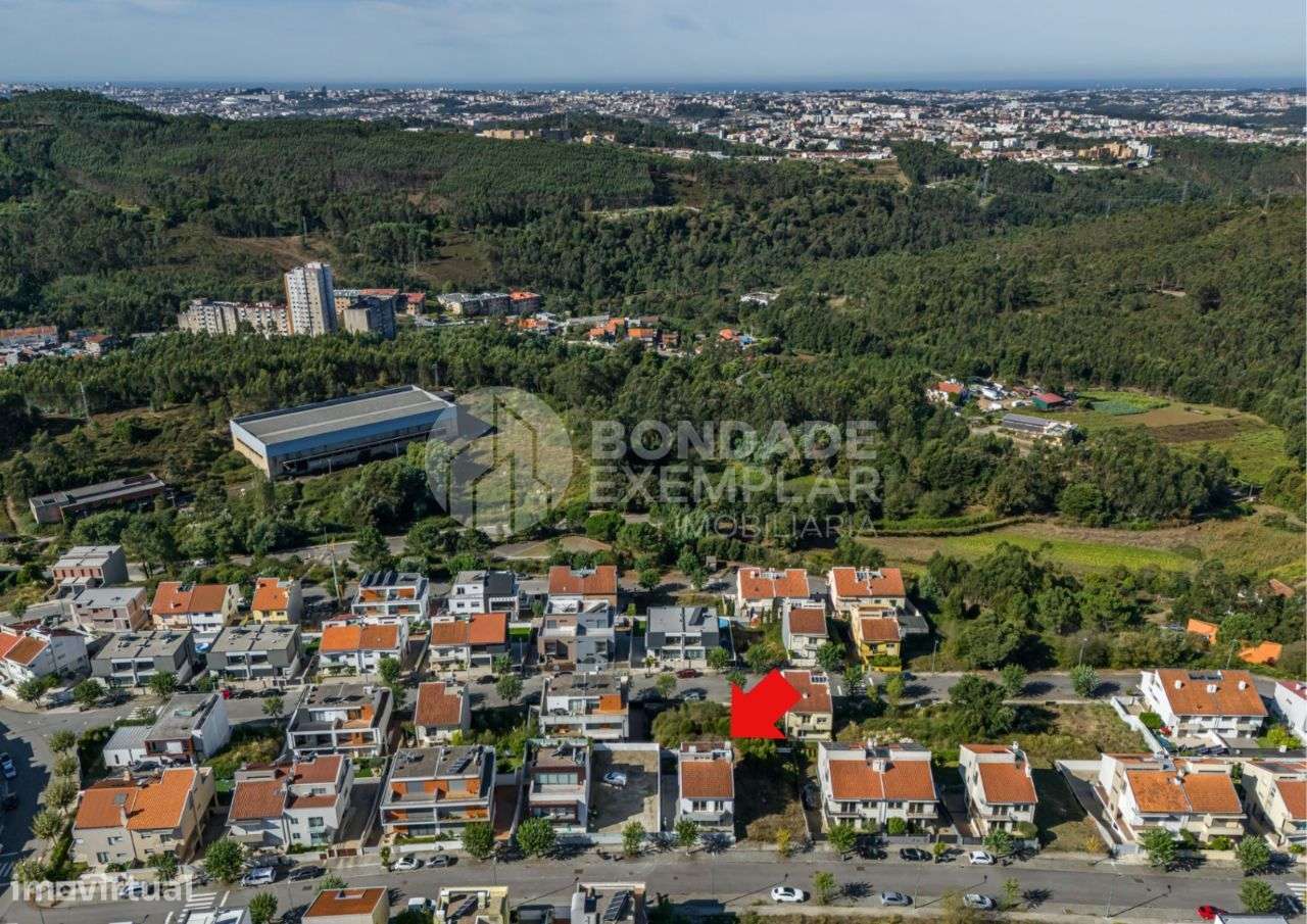 Excelente Moradia V4 - Quinta de Lousã - Valongo-42