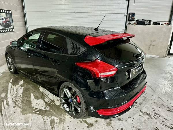 Ford Focus 2.0i ST-2 - 51