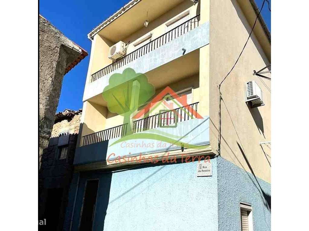 Armamar - Moradia mobilada + Garagem + Terreno com vinha - Grande imagem: 4/39