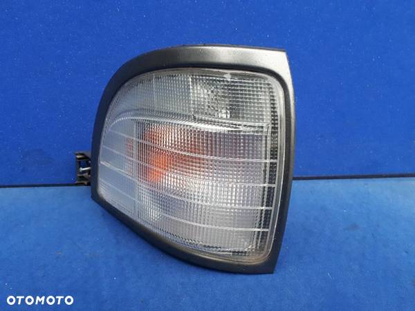 TOYOTA LITEACE 1992-1996 KIERUNKOWSKAZ PRAWY LAMPA POZYCYJNA - 3