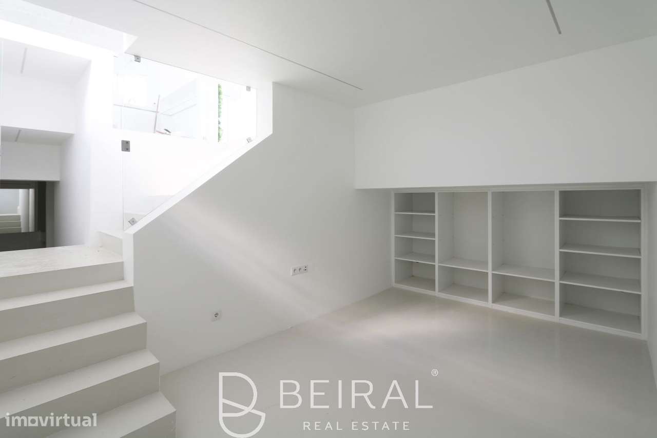 Espaço comercial espaçoso e luminoso no centro de Lisboa-13