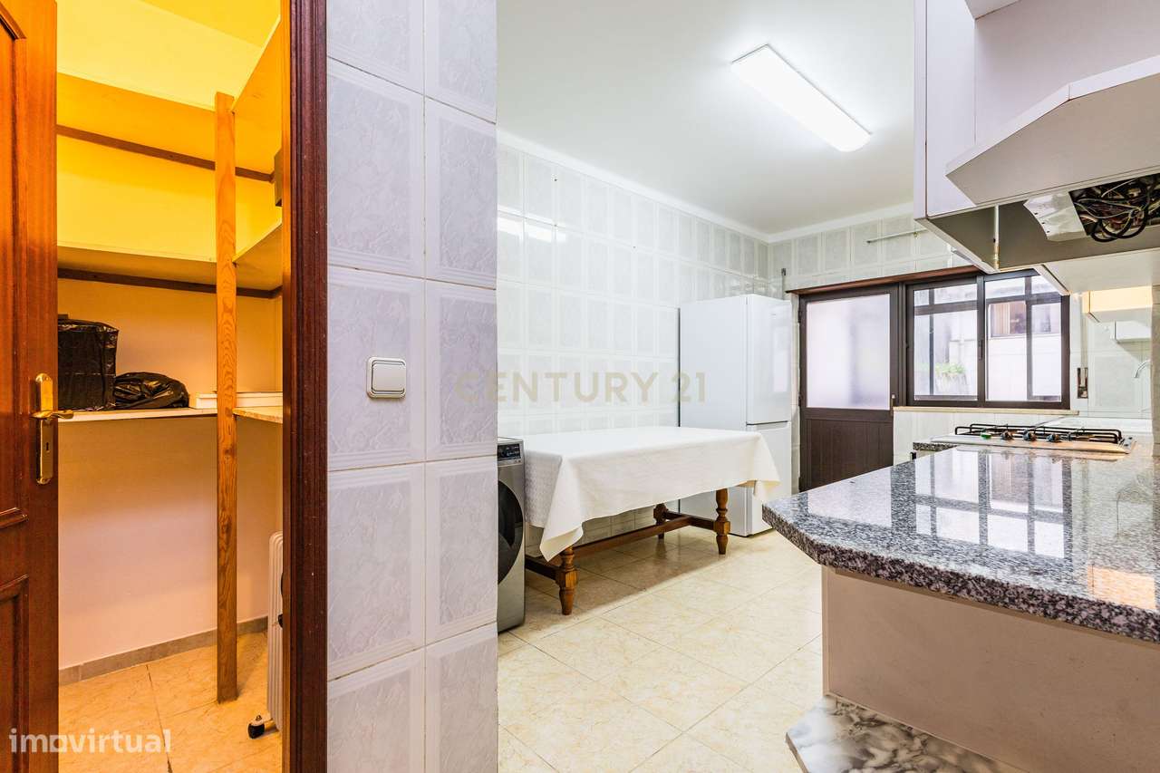 Oportunidade de Investimento - T3 no centro da cidade - Grande imagem: 4/25