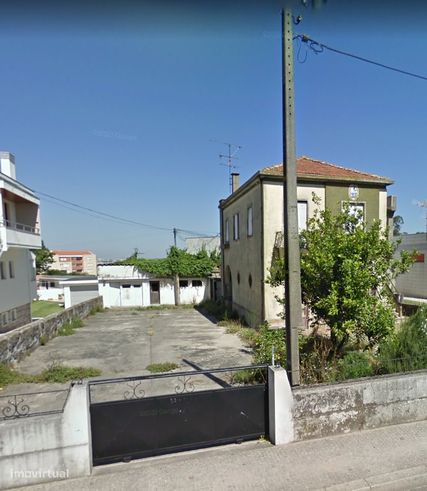Moradia T4 c/ Jardim e Anexos - Águas Santas-2