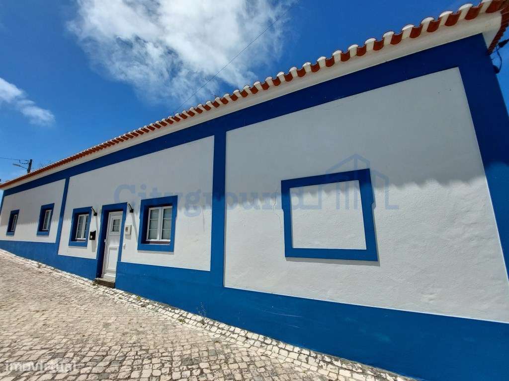 Charme com toque de luxo - Moradia V4 de 2 pisos com jardim em Regu...-34
