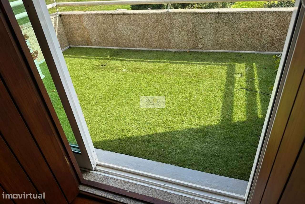 Moradia T4 de 4 frentes na cidade da Maia-20